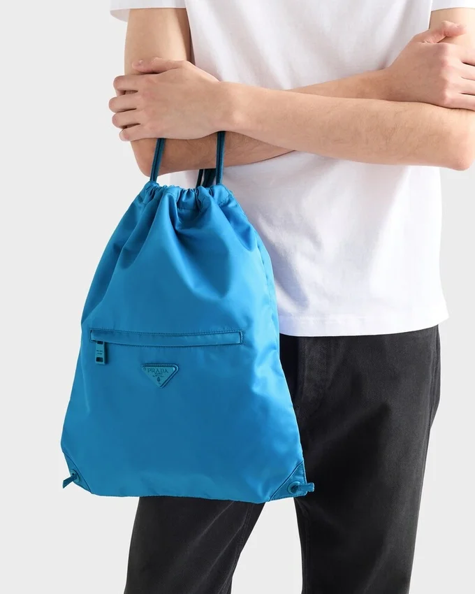 Mochila con cordón de Re-Nylon Mochila con cordón de Re-Nylon