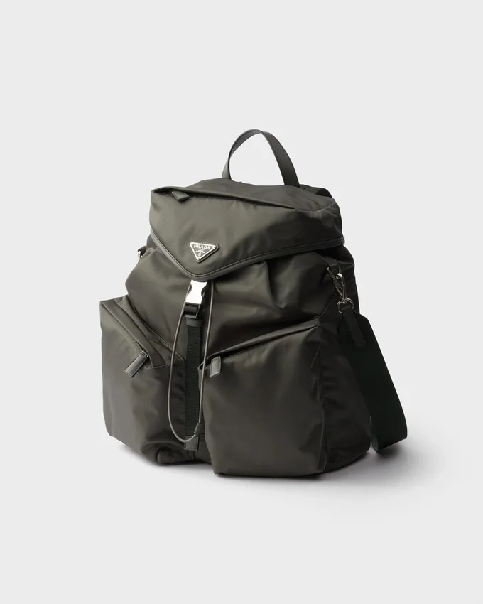 Mochila de Re-Nylon y piel Mochila de Re-Nylon y piel