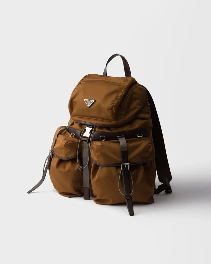 Mochila de Re-Nylon y piel Mochila de Re-Nylon y piel