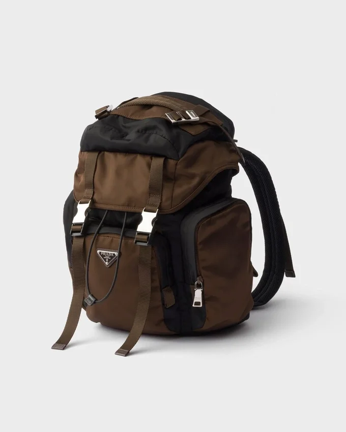 Mochila de Re-Nylon y piel Mochila de Re-Nylon y piel
