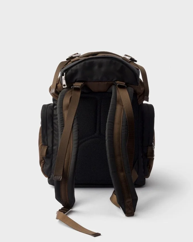 Mochila de Re-Nylon y piel Mochila de Re-Nylon y piel
