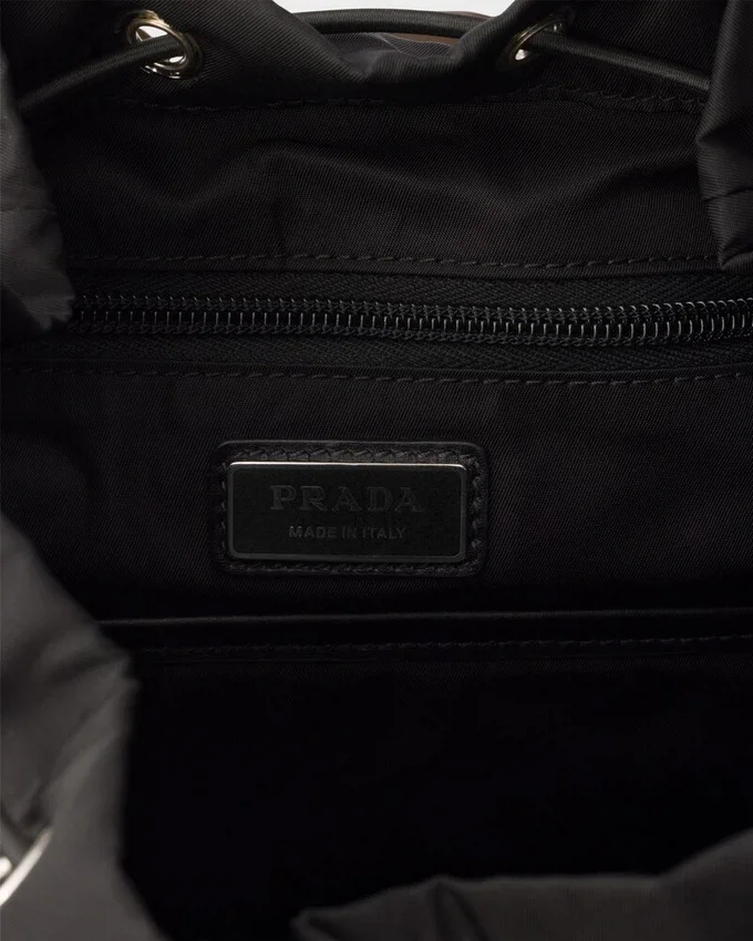 Mochila de Re-Nylon y piel Mochila de Re-Nylon y piel