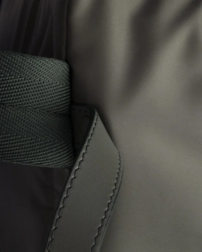 Mochila de Re-Nylon y piel Mochila de Re-Nylon y piel