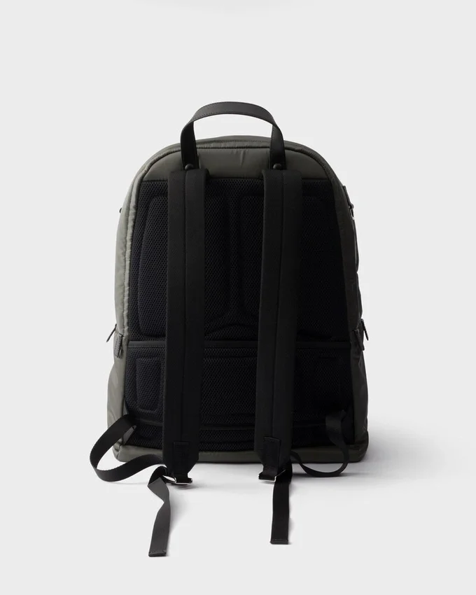 Mochila de Re-Nylon y piel Saffiano Mochila de Re-Nylon y piel Saffiano