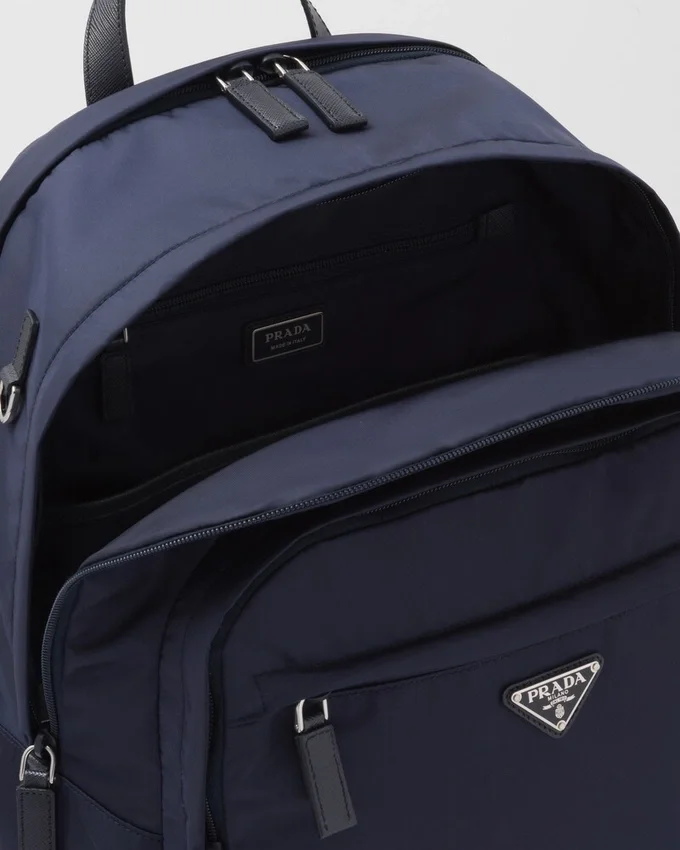 Mochila de Re-Nylon y piel Saffiano Mochila de Re-Nylon y piel Saffiano