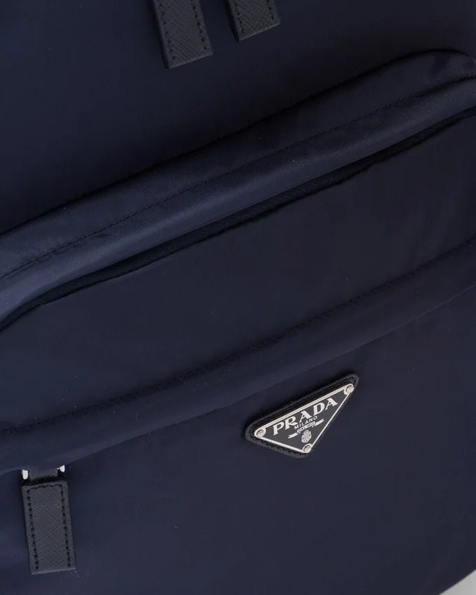 Mochila de Re-Nylon y piel Saffiano Mochila de Re-Nylon y piel Saffiano