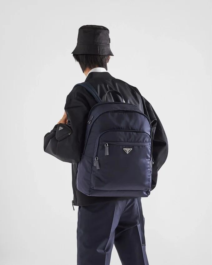 Mochila de Re-Nylon y piel Saffiano Mochila de Re-Nylon y piel Saffiano