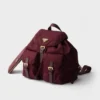 Mochila mediana de Re-Nylon con bolsillo Mochila mediana de Re-Nylon con bolsillo