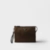 Neceser de Re-Nylon y piel Saffiano Neceser de Re-Nylon y piel Saffiano