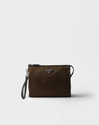 Neceser de Re-Nylon y piel Saffiano Neceser de Re-Nylon y piel Saffiano