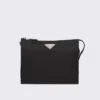 Neceser de Re-Nylon y piel Saffiano Neceser de Re-Nylon y piel Saffiano