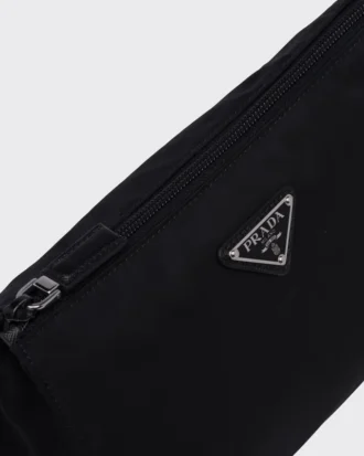 Neceser de Re-Nylon y piel Saffiano