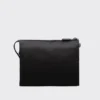 Neceser de Re-Nylon y piel Saffiano Neceser de Re-Nylon y piel Saffiano