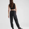 Pantalones anchos de tejido ligero bielástico Pantalones anchos de tejido ligero bielástico