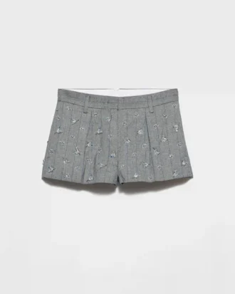 Pantalones cortos de lana con rayas finas bordados