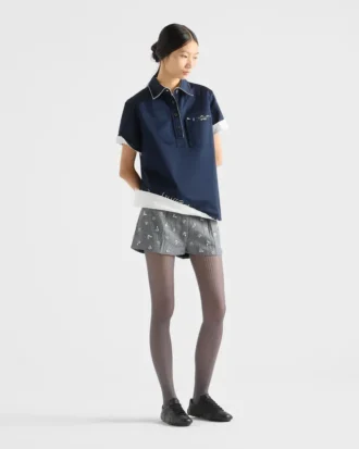 Pantalones cortos de lana con rayas finas bordados