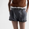 Pantalones cortos de satén grisalla y envejecido Pantalones cortos de satén grisalla y envejecido