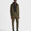 Pantalones de chándal de tejido técnico con costuras selladas térmicamente Pantalones de chándal de tejido técnico con costuras selladas térmicamente