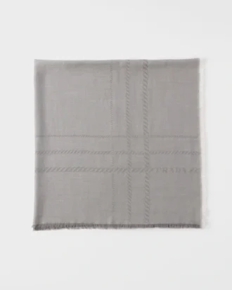 Pañuelo cuadrado maxi de lana y seda