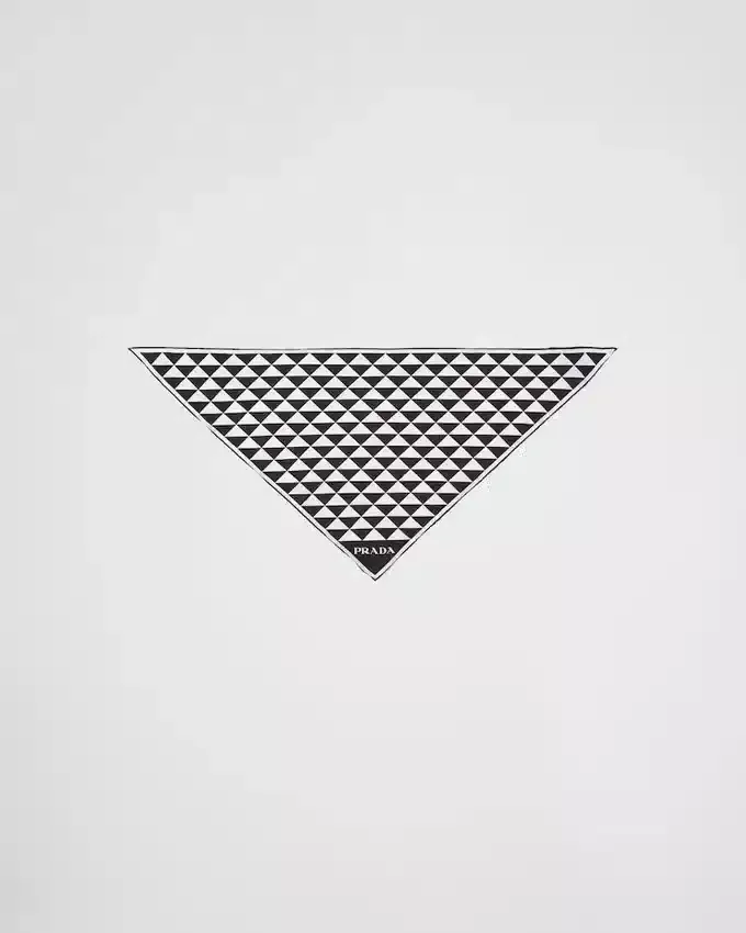 Pañuelo de sarga de seda estampado Pañuelo de sarga de seda estampado