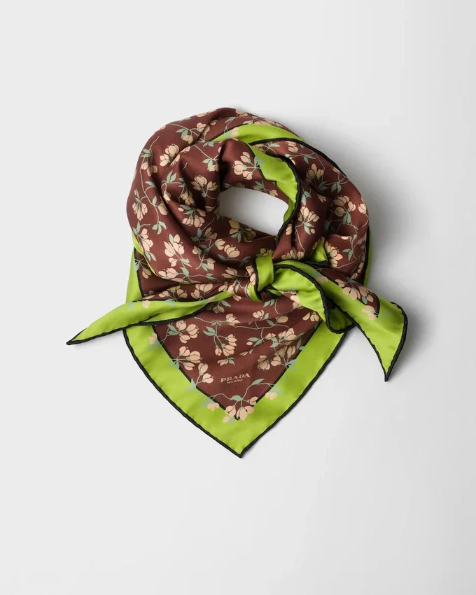 Pañuelo de sarga de seda estampado Pañuelo de sarga de seda estampado