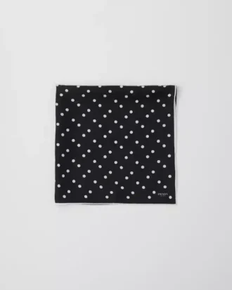 Pañuelo de sarga de seda estampado 65