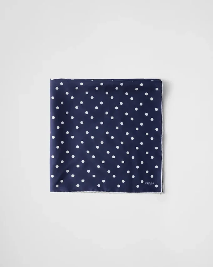 Pañuelo de sarga de seda estampado 65 Pañuelo de sarga de seda estampado 65
