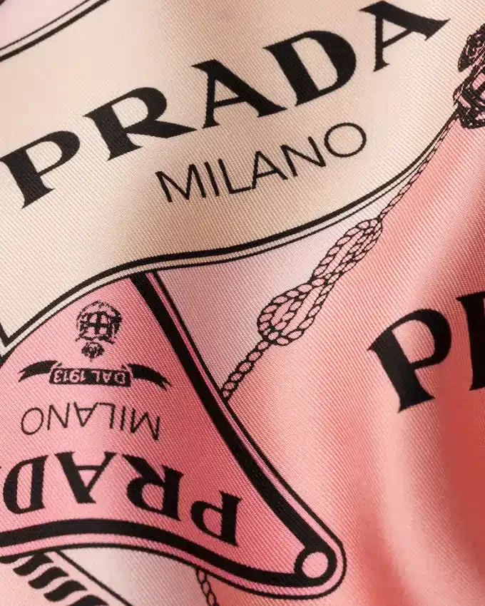 Pañuelo de sarga de seda estampado 90 Pañuelo de sarga de seda estampado 90