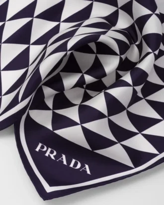 Pañuelo de sarga de seda estampado 90