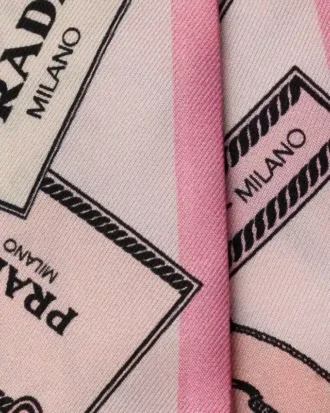 Pañuelo estrecho de sarga de seda estampado