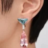 Pendientes colgantes Couleur Vivante: oro blanco con aguamarina, morganitas y diamantes Pendientes colgantes Couleur Vivante: oro blanco con aguamarina, morganitas y diamantes
