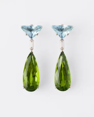 Pendientes colgantes Couleur Vivante – Oro blanco con aguamarina, peridoto y diamantes