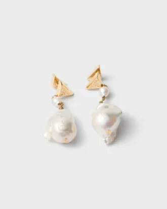 Pendientes de metal con perlas