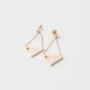 Pendientes largos con corte en oro amarillo y diamantes de la colección Eternal Gold Pendientes largos con corte en oro amarillo y diamantes de la colección Eternal Gold
