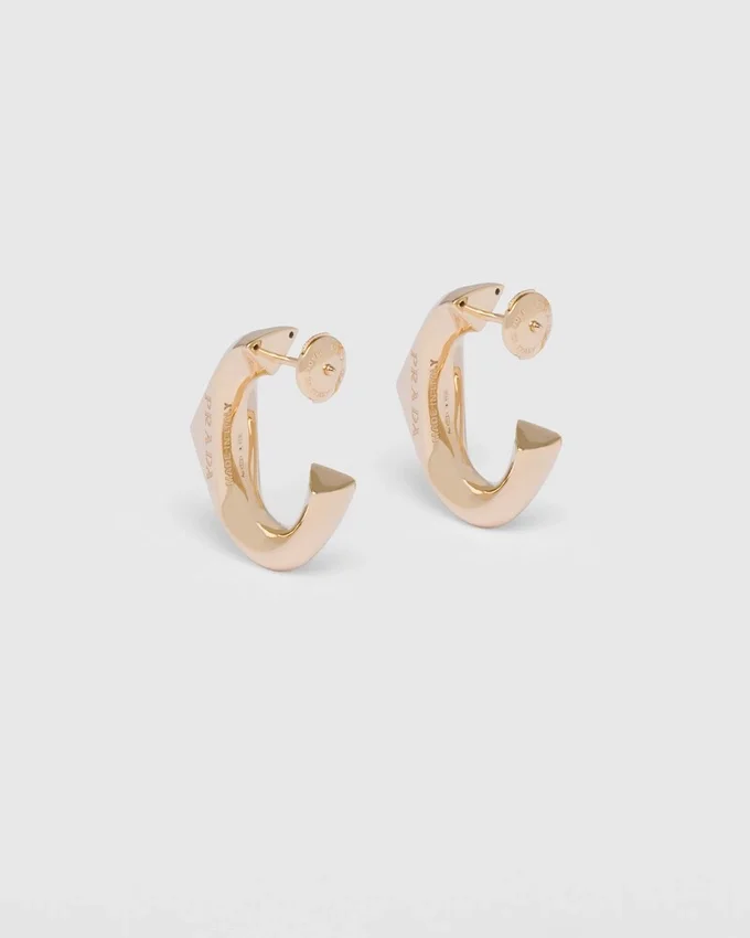 Pendientes pequeños Eternal Gold en oro amarillo Pendientes pequeños Eternal Gold en oro amarillo