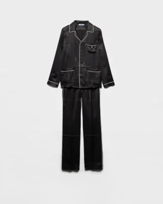 Pijama de satén de estilo vintage