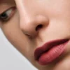 Pintalabios Prada Monochrome Hyper Matte – P59 – Amarena Pintalabios Prada Monochrome Hyper Matte – P59 – Amarena