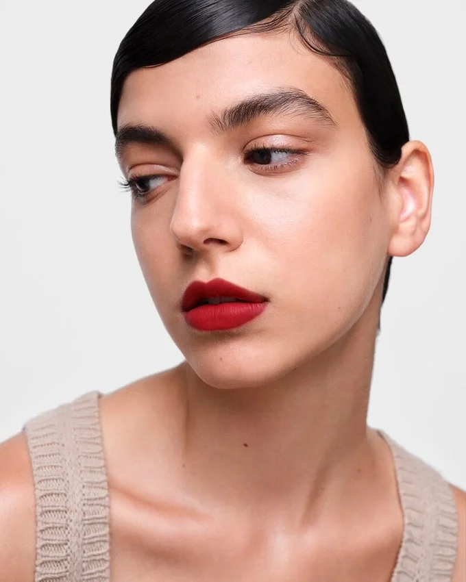 Pintalabios Prada Monochrome Soft Matte – R129 – Lacca Pintalabios Prada Monochrome Soft Matte – R129 – Lacca
