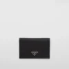 Portapasaportes de Re-Nylon y piel Saffiano Portapasaportes de Re-Nylon y piel Saffiano
