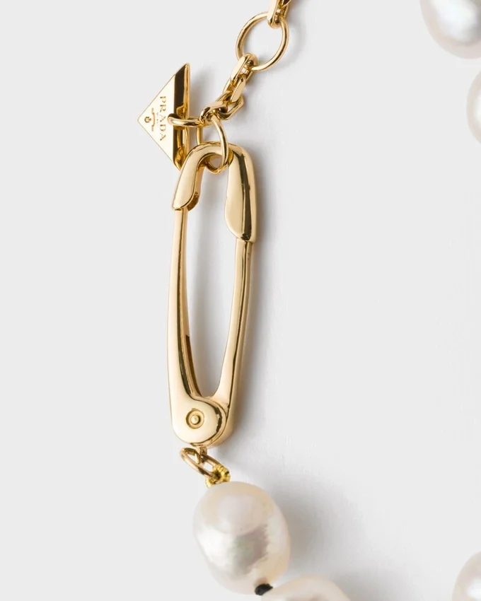 Pulsera de metal con perlas Pulsera de metal con perlas