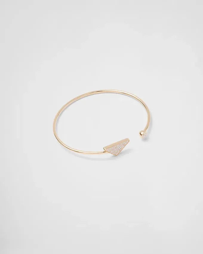 Pulsera rígida Eternal Gold en oro amarillo con diamantes Pulsera rígida Eternal Gold en oro amarillo con diamantes
