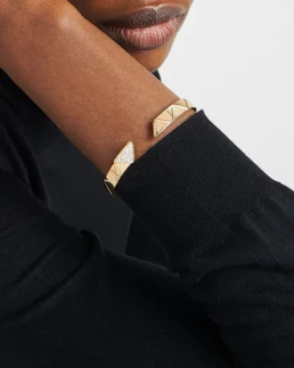 Pulsera rígida Eternal Gold en oro amarillo con diamantes Pulsera rígida Eternal Gold en oro amarillo con diamantes