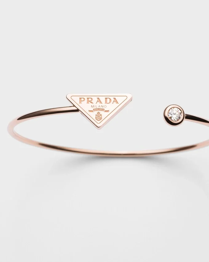 Pulsera rígida Eternal Gold en oro rosa con diamantes Pulsera rígida Eternal Gold en oro rosa con diamantes