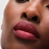Recambio de barra de labios Soft Matte de Prada Monochrome – R128 – Granato Recambio de barra de labios Soft Matte de Prada Monochrome – R128 – Granato