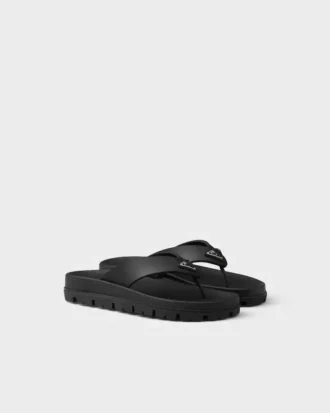 Sandalias de goma con tiras Sandalias de goma con tiras