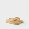 Sandalias de goma con tiras Sandalias de goma con tiras