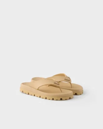 Sandalias de goma con tiras Sandalias de goma con tiras
