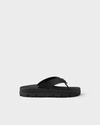 Sandalias de goma con tiras Sandalias de goma con tiras