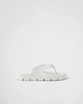 Sandalias de goma con tiras
