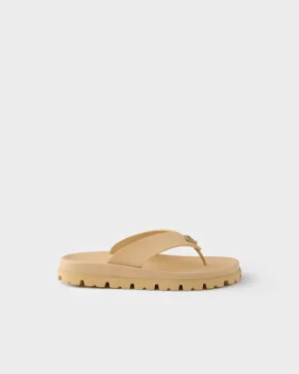 Sandalias de goma con tiras Sandalias de goma con tiras
